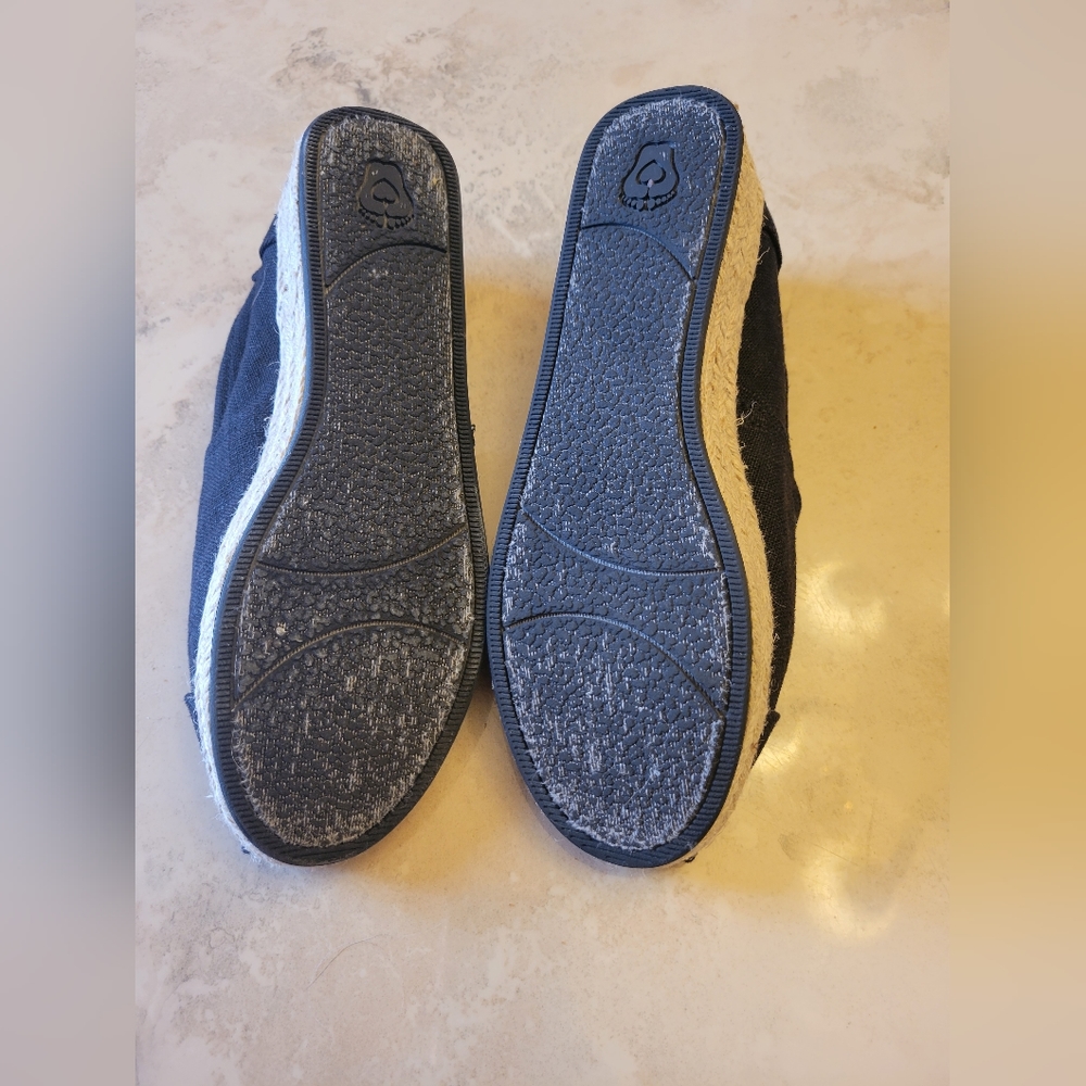 Bobs From Sketchers With Memory Foam Size 7 - image 5